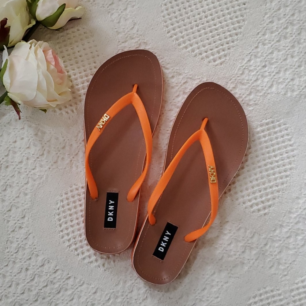 DKNY Flip-flops